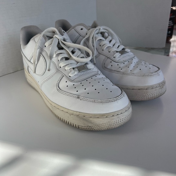 Nike White Air Force One Sneakers Men's Size 11 - Picture 11 of 13